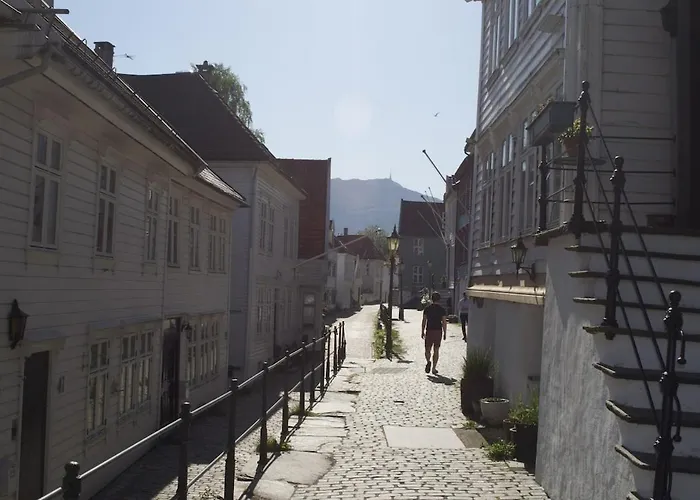 Historic House, Right In The Middle Of Everything! * Bergen