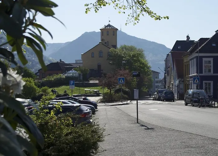 Historic House, Right In The Middle Of Everything! *